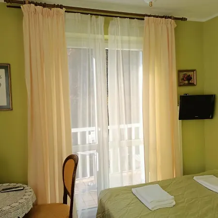 Willa Pod Różami Ośrodek wypoczynkowy *