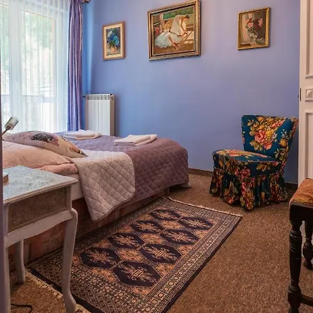 Willa Pod Różami Ośrodek wypoczynkowy *