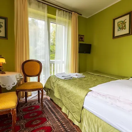 Willa Pod Różami Ośrodek wypoczynkowy *