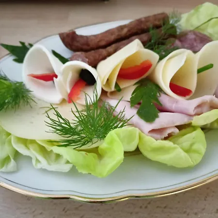 Willa Pod Różami Ośrodek wypoczynkowy *